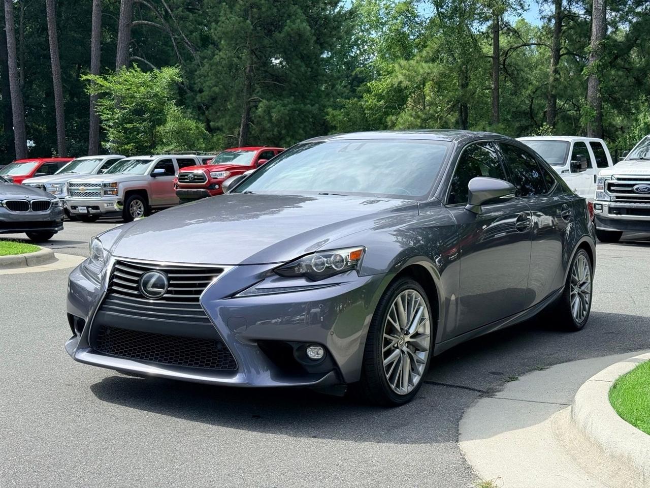 Lexus IS  2016