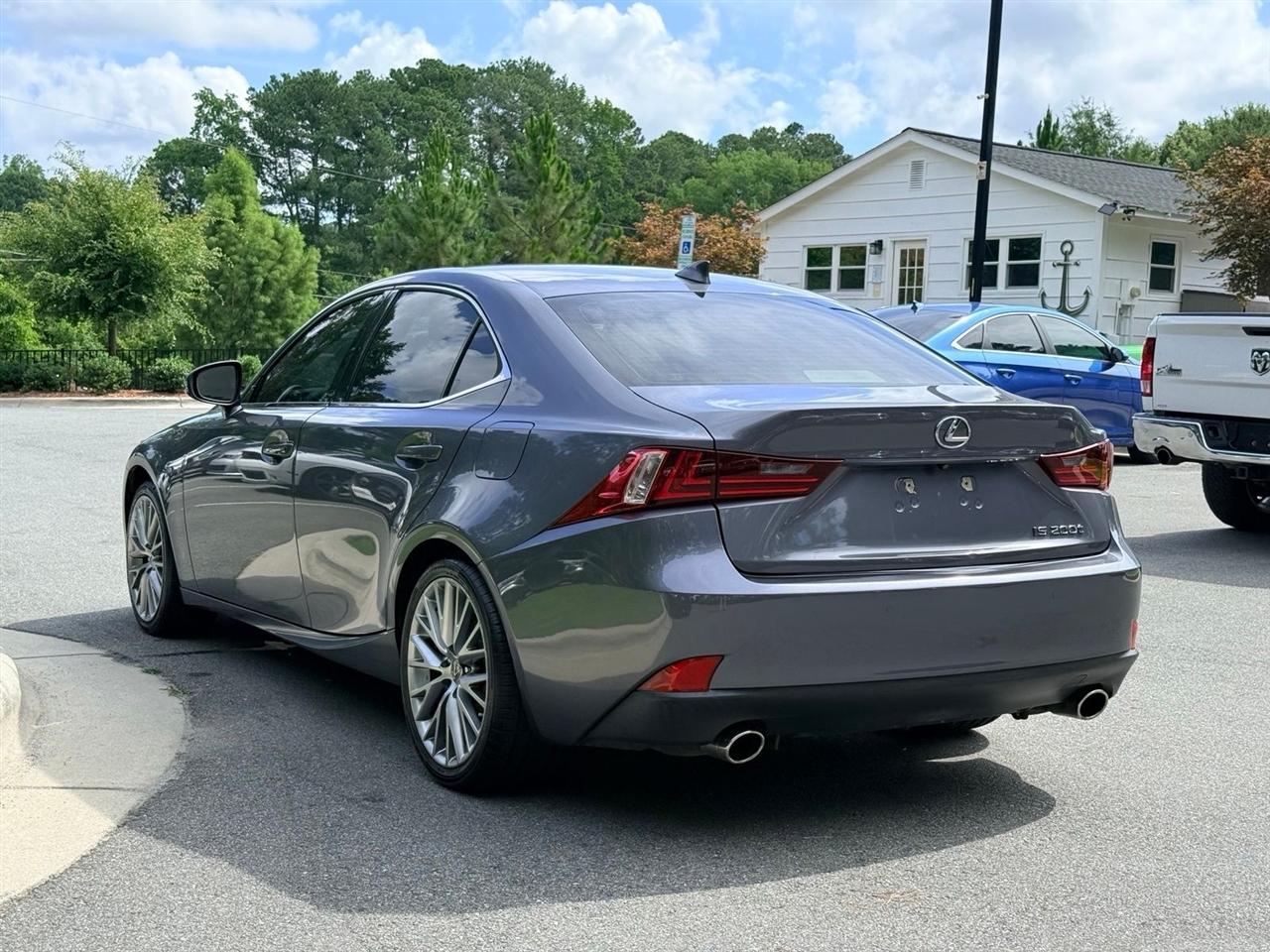Lexus IS  2016