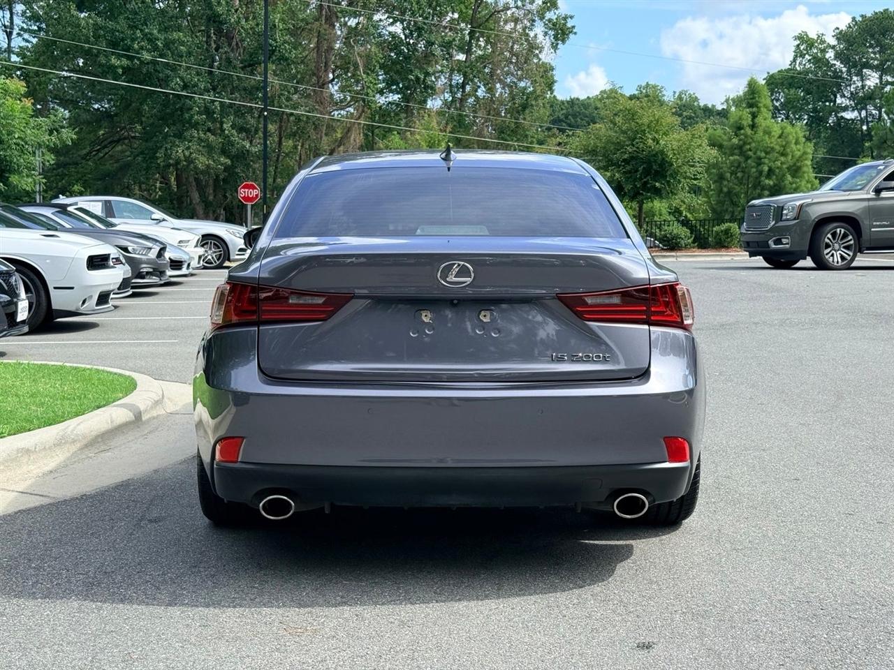 Lexus IS  2016