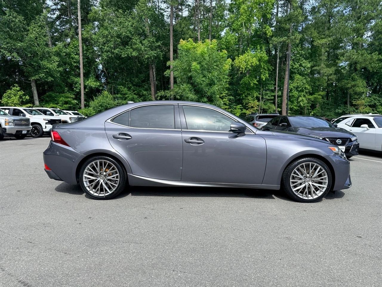 Lexus IS  2016