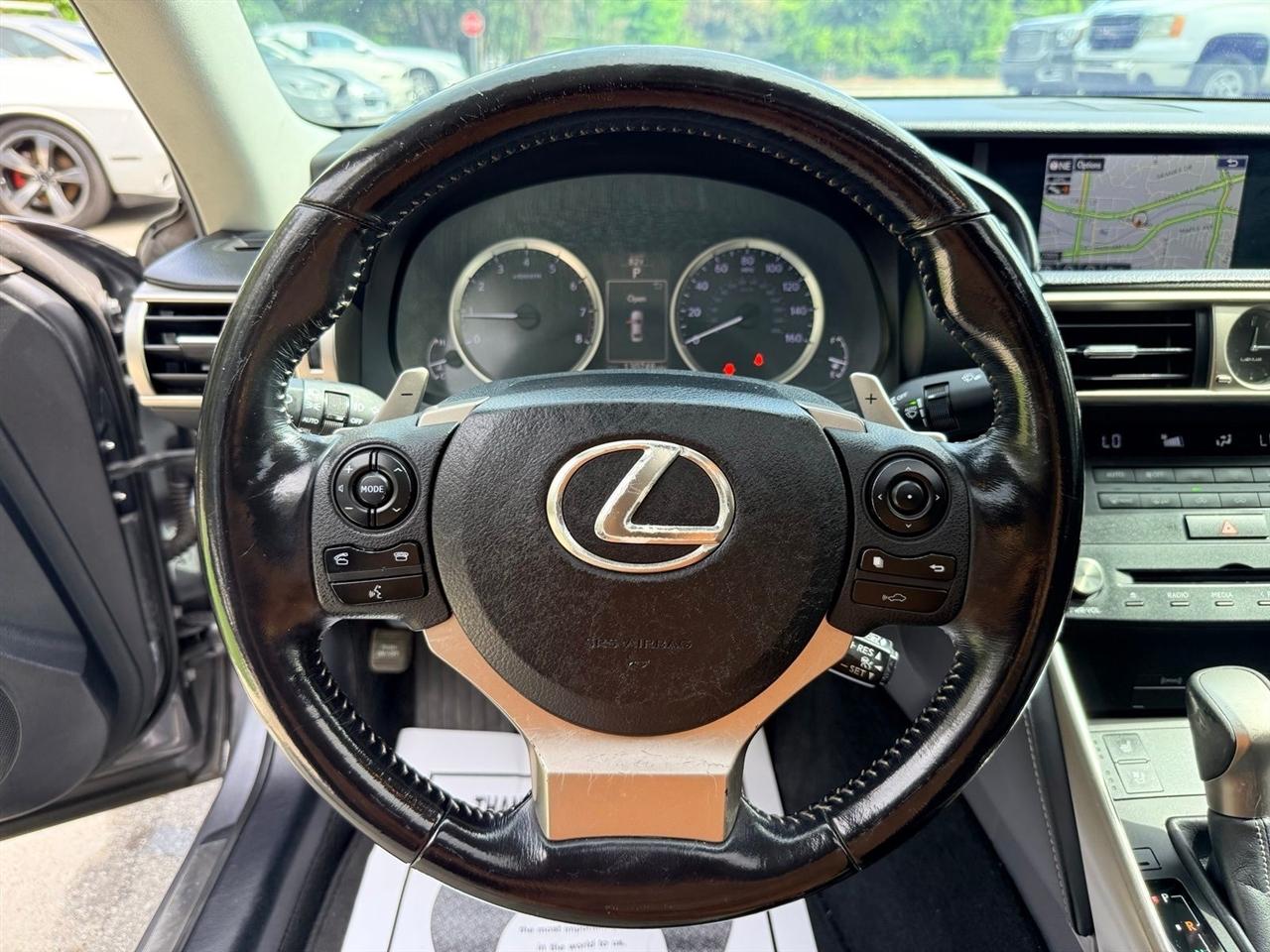 Lexus IS  2016