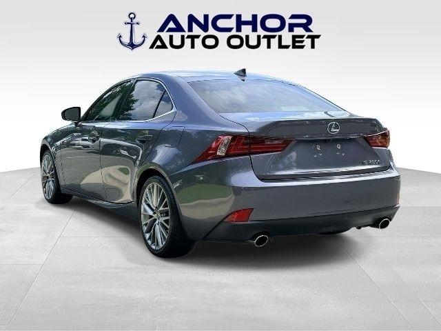Lexus IS  2016