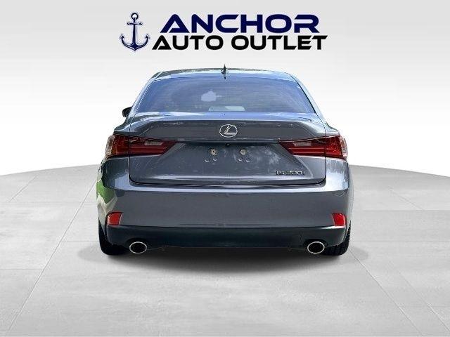 Lexus IS  2016