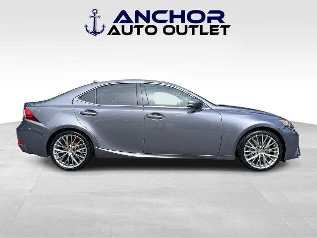 Lexus IS  2016
