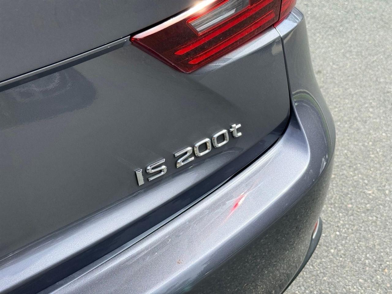 Lexus IS  2016
