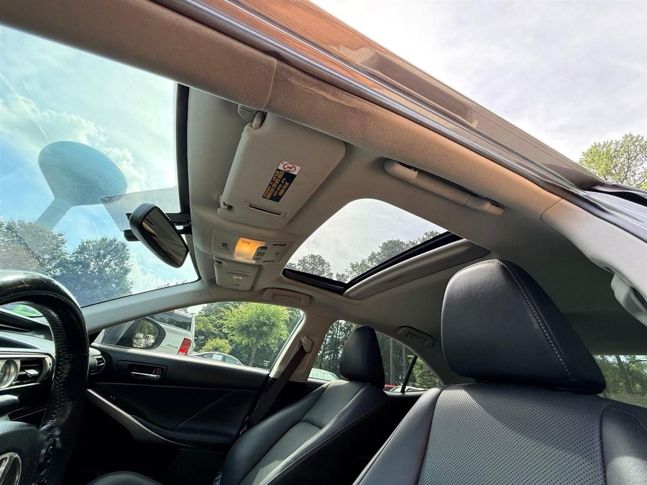 Lexus IS  2016