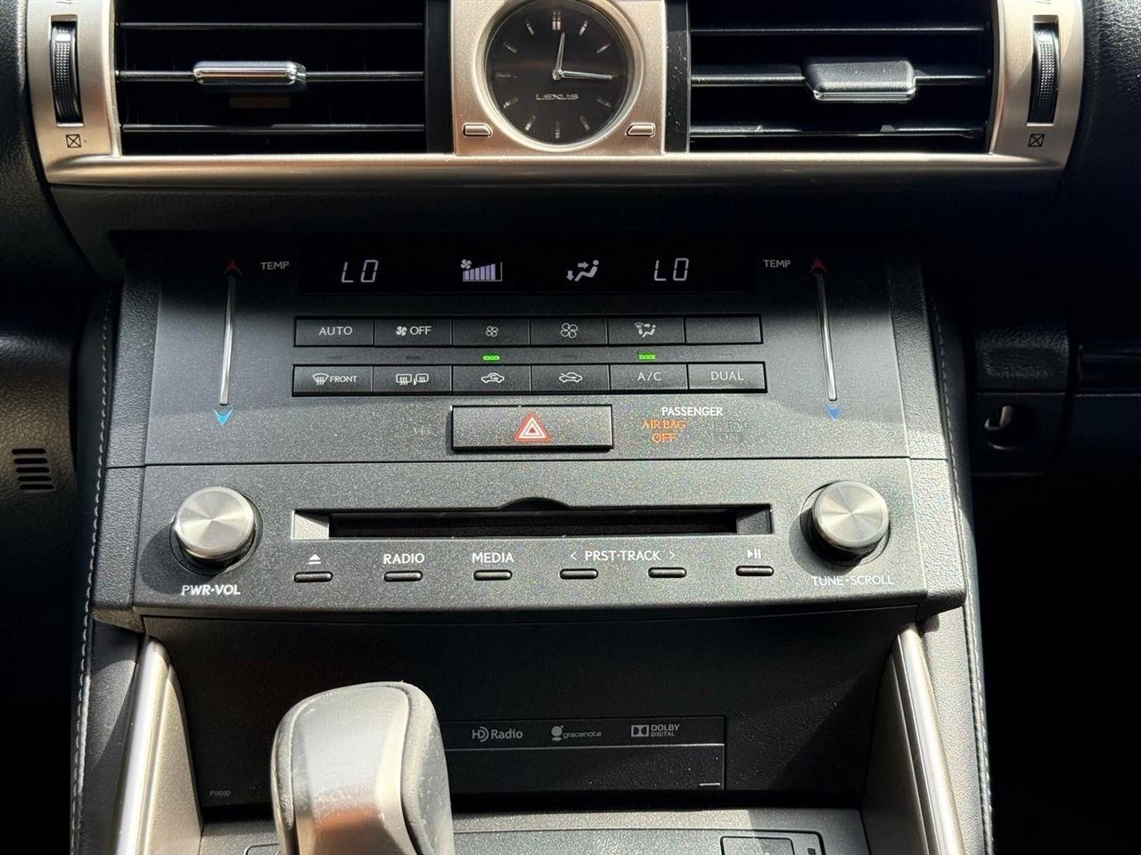 Lexus IS  2016