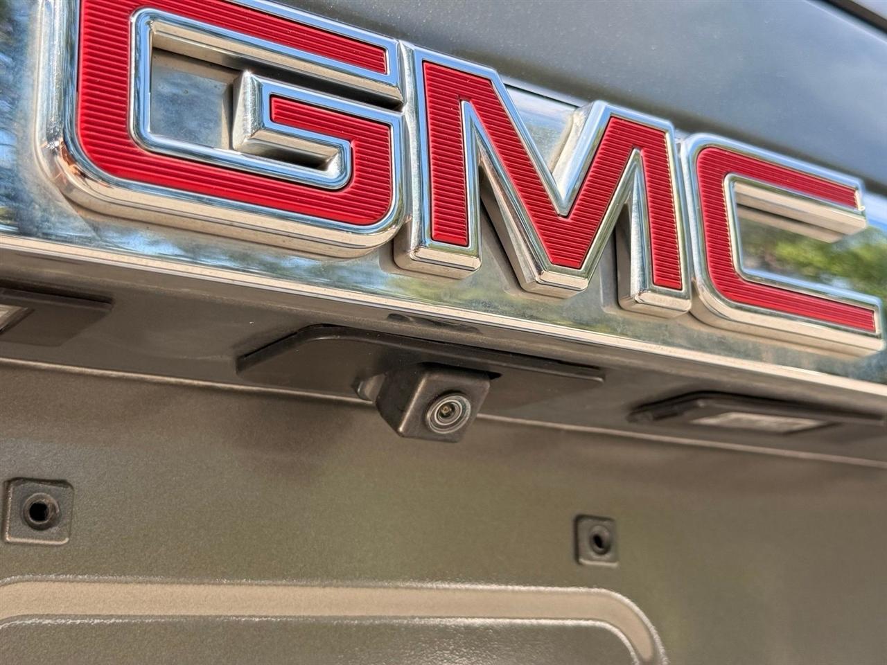 GMC Yukon Denali  2017