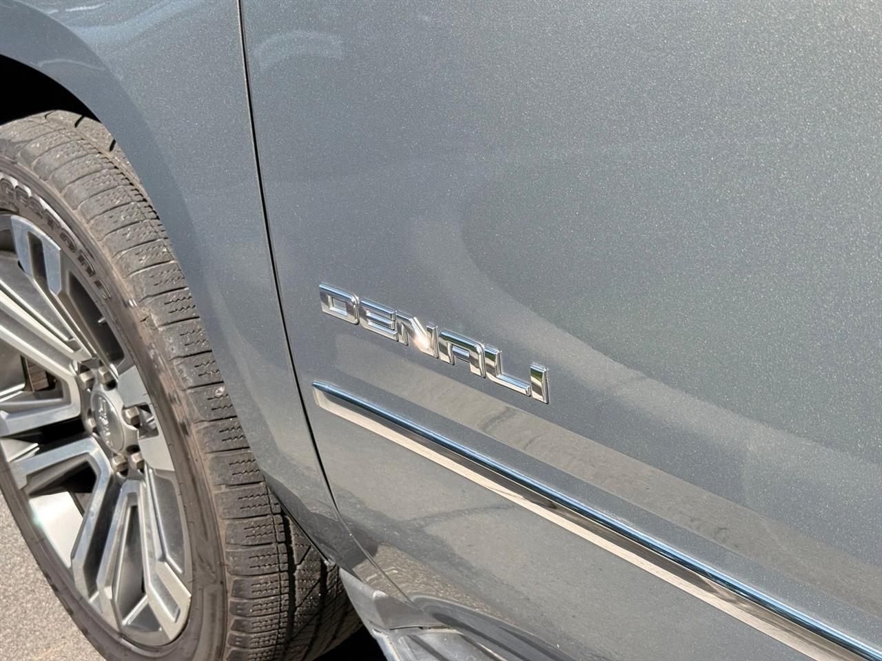 GMC Yukon Denali  2017