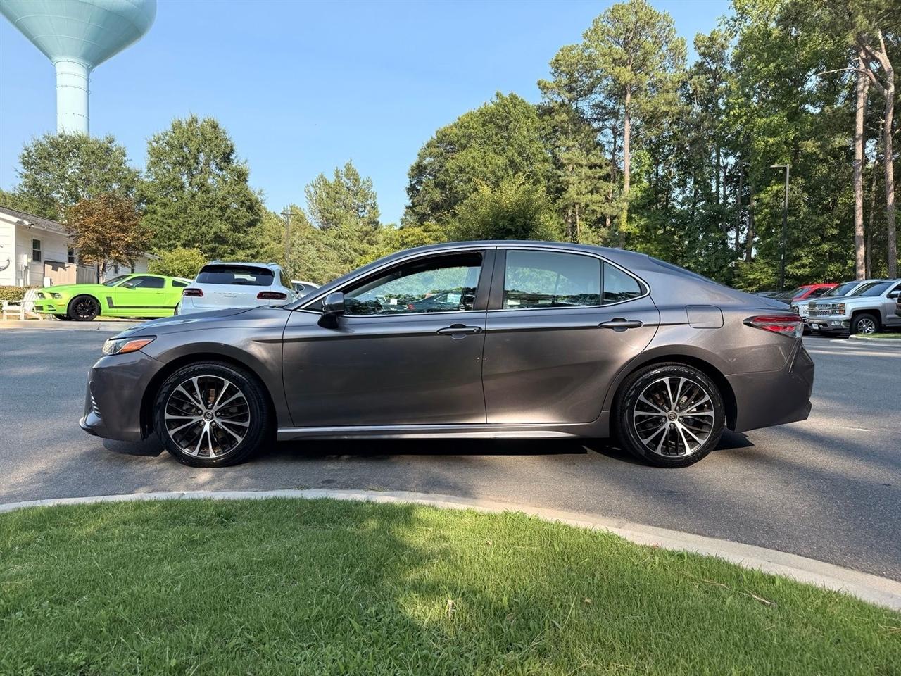 Toyota Camry  2019