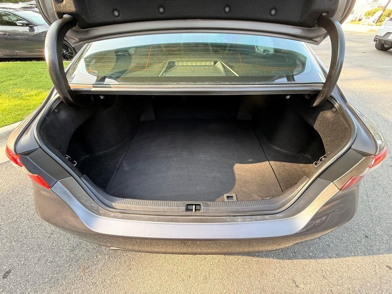 Toyota Camry  2019