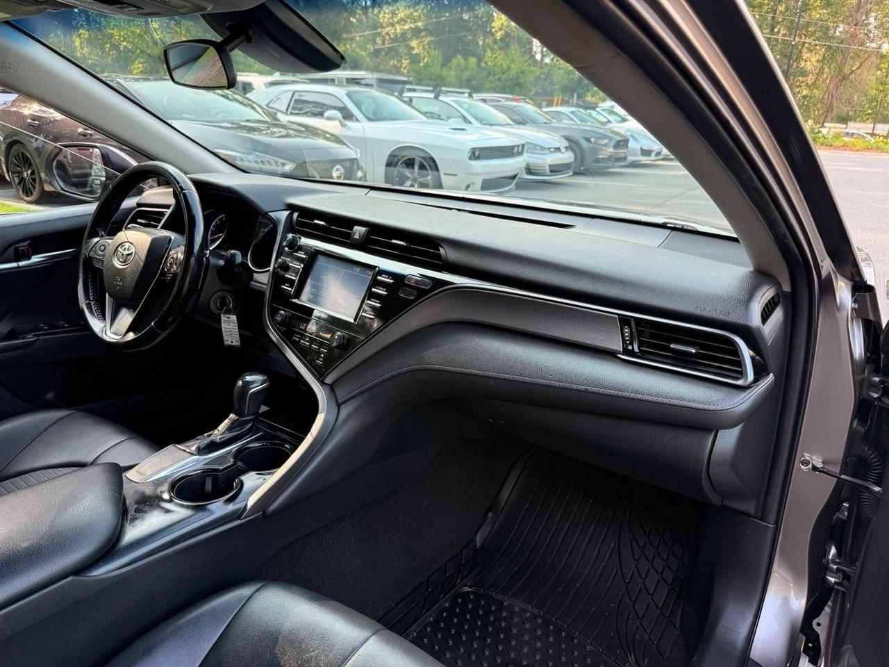 Toyota Camry  2019