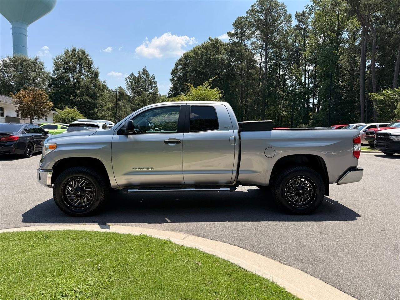 Toyota Tundra  2016