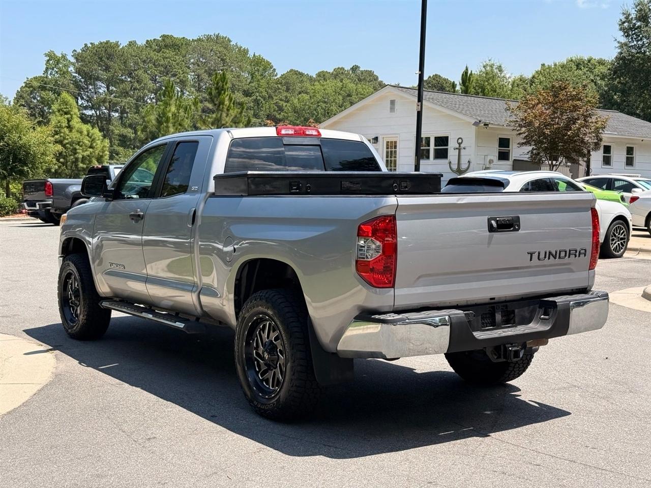 Toyota Tundra  2016
