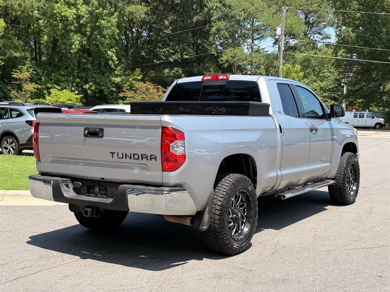 Toyota Tundra  2016