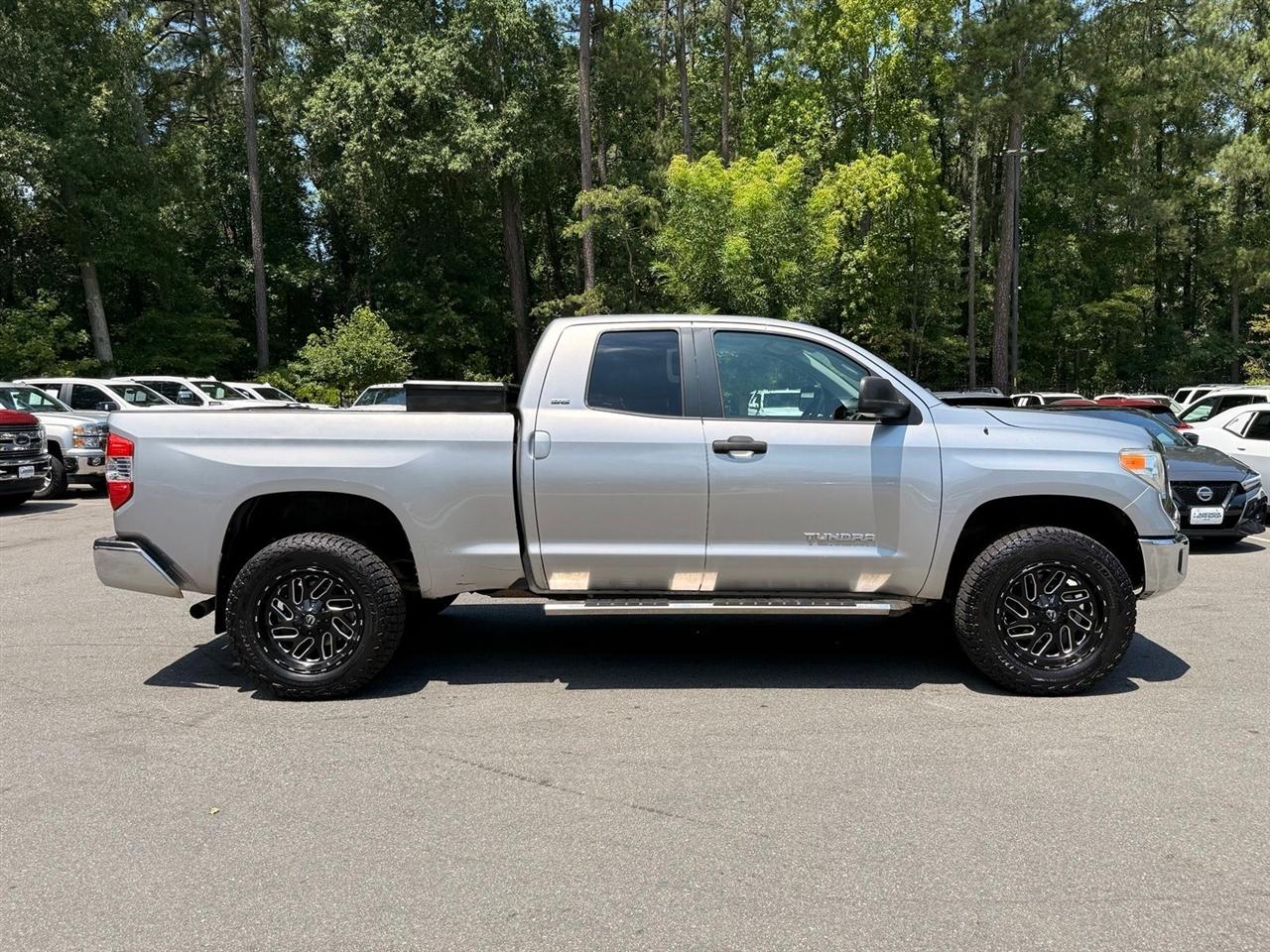 Toyota Tundra  2016