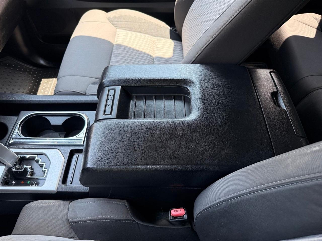 Toyota Tundra  2016