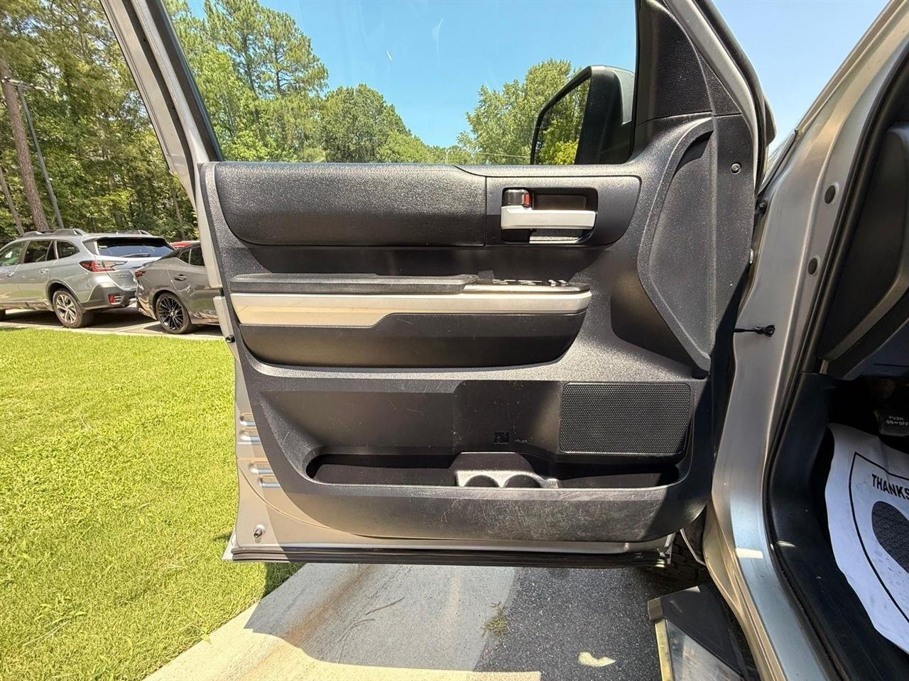 Toyota Tundra  2016