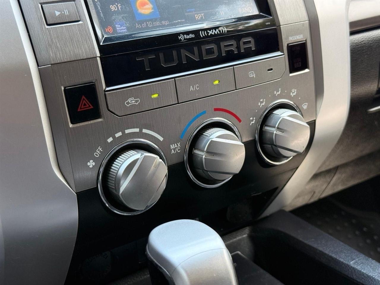 Toyota Tundra  2016