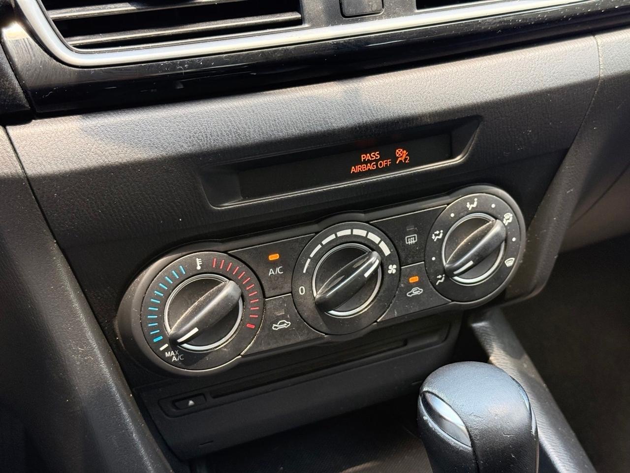 Mazda MAZDA3  2014