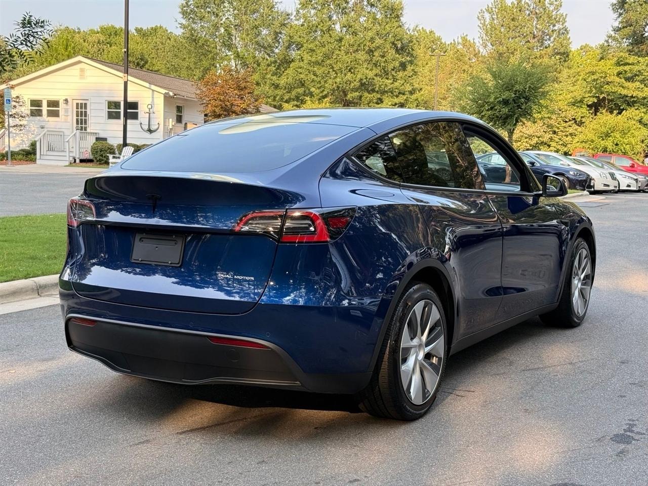 Tesla Model Y  2021