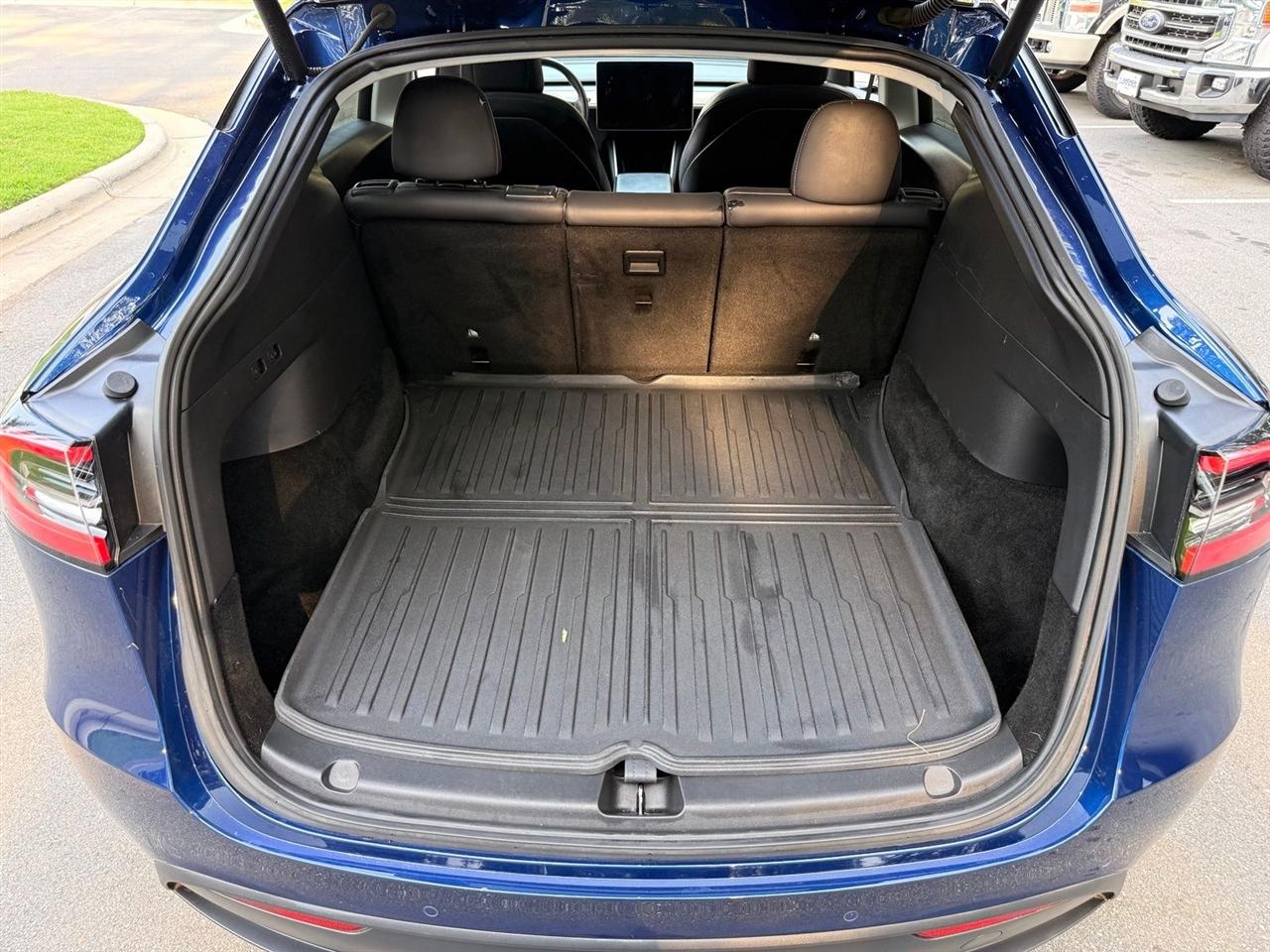 Tesla Model Y  2021
