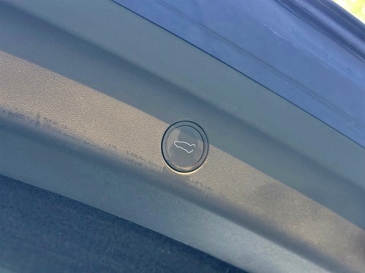 Tesla Model Y  2021