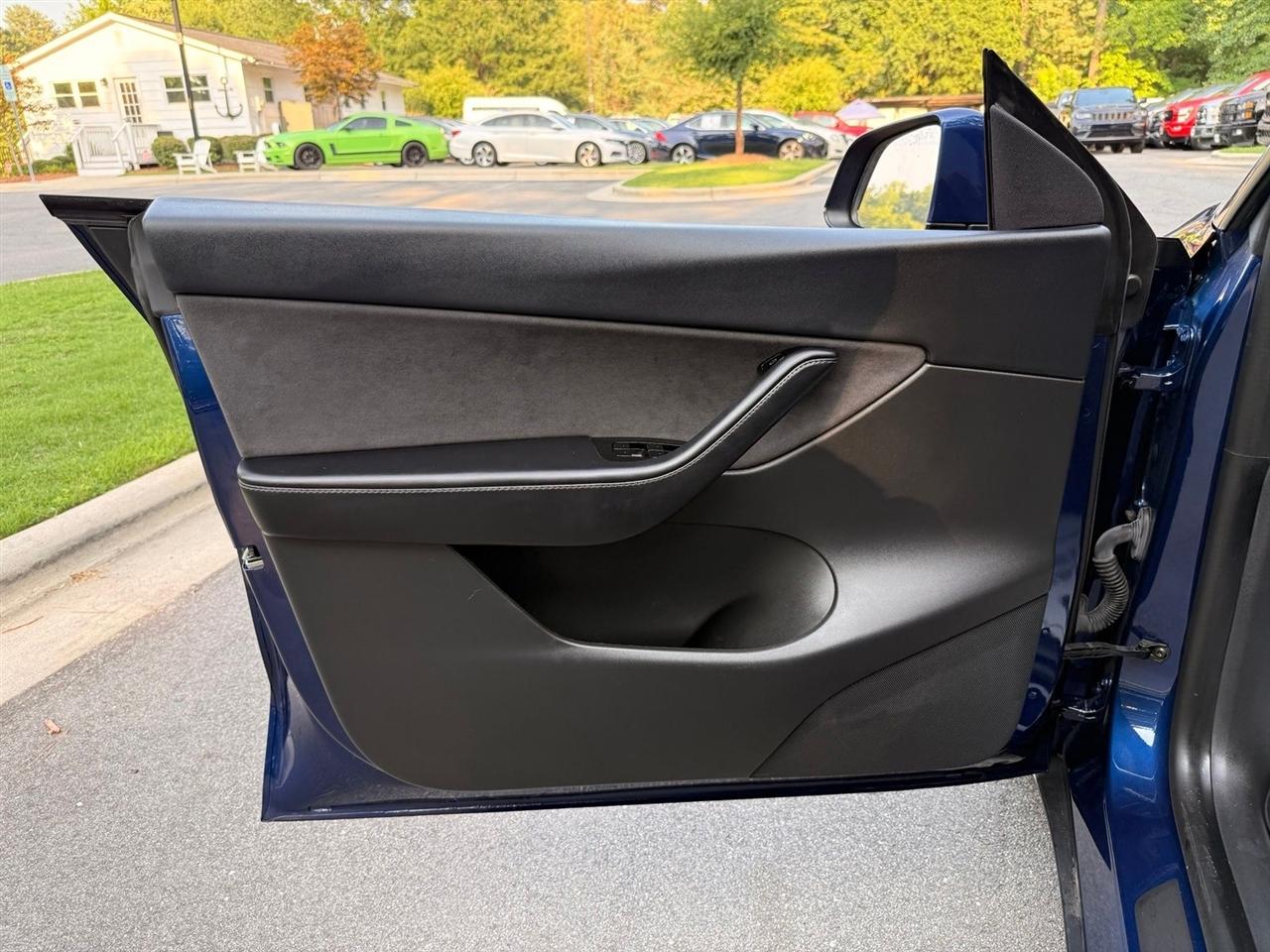 Tesla Model Y  2021