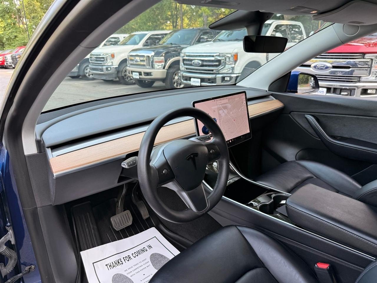 Tesla Model Y  2021