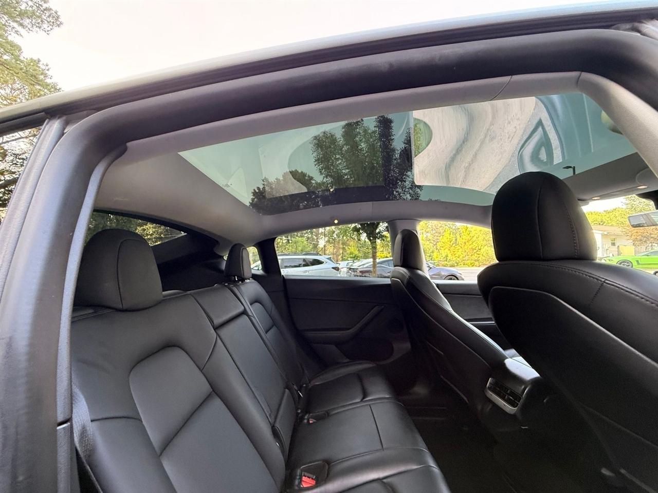 Tesla Model Y  2021