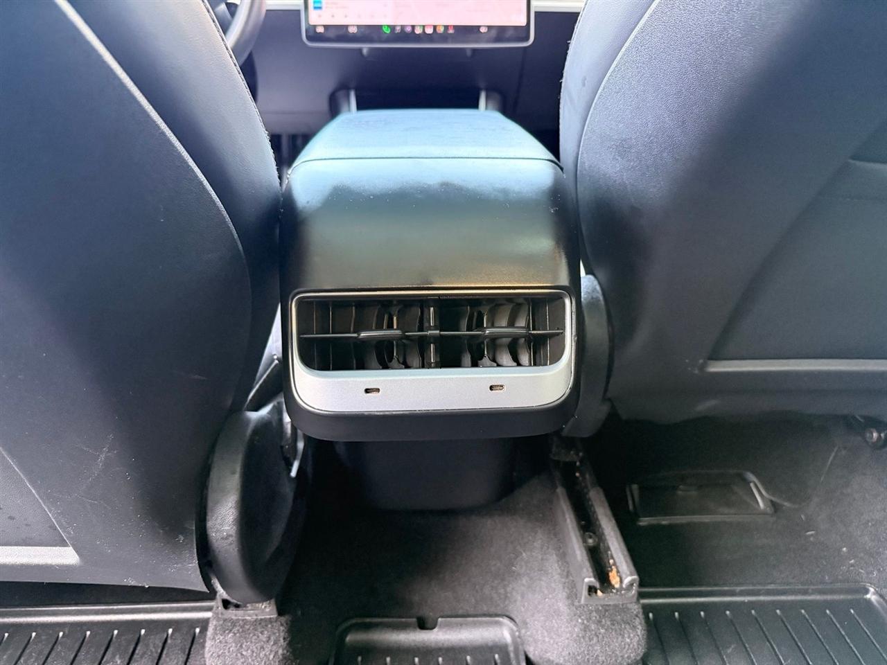 Tesla Model Y  2021