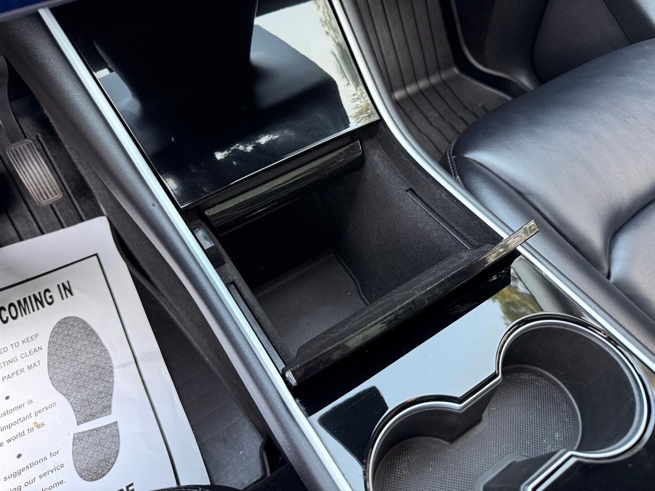 Tesla Model Y  2021