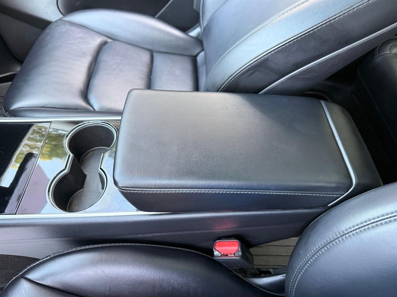 Tesla Model Y  2021