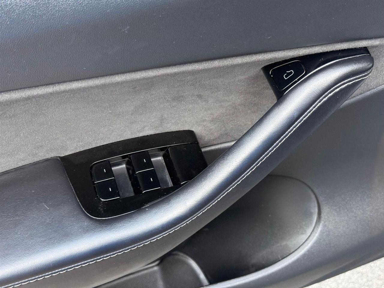 Tesla Model Y  2021