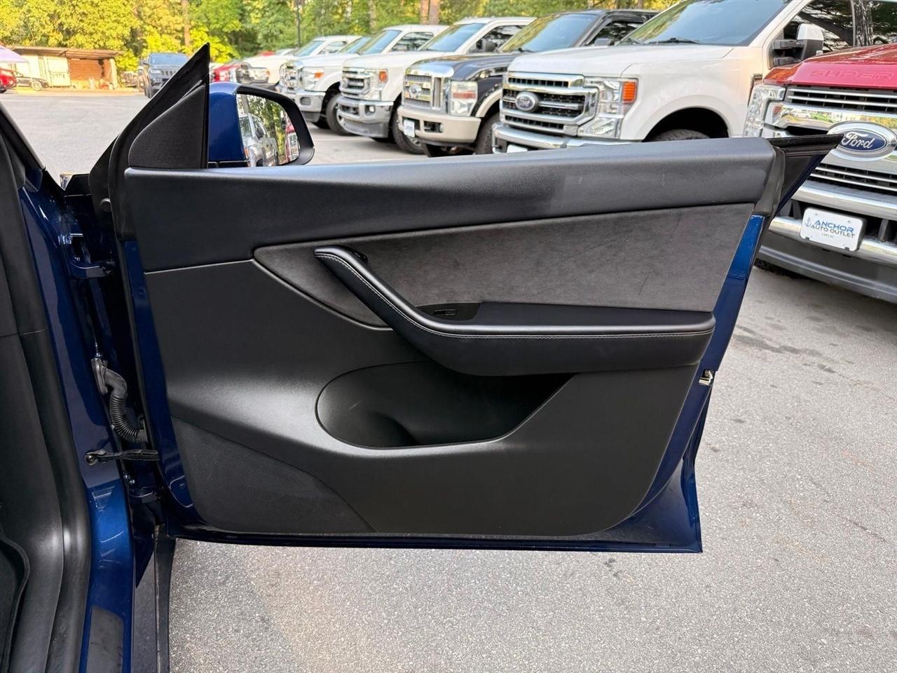 Tesla Model Y  2021