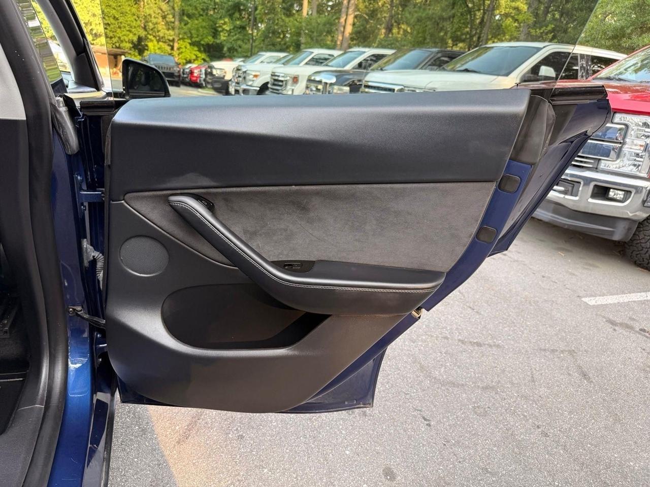 Tesla Model Y  2021