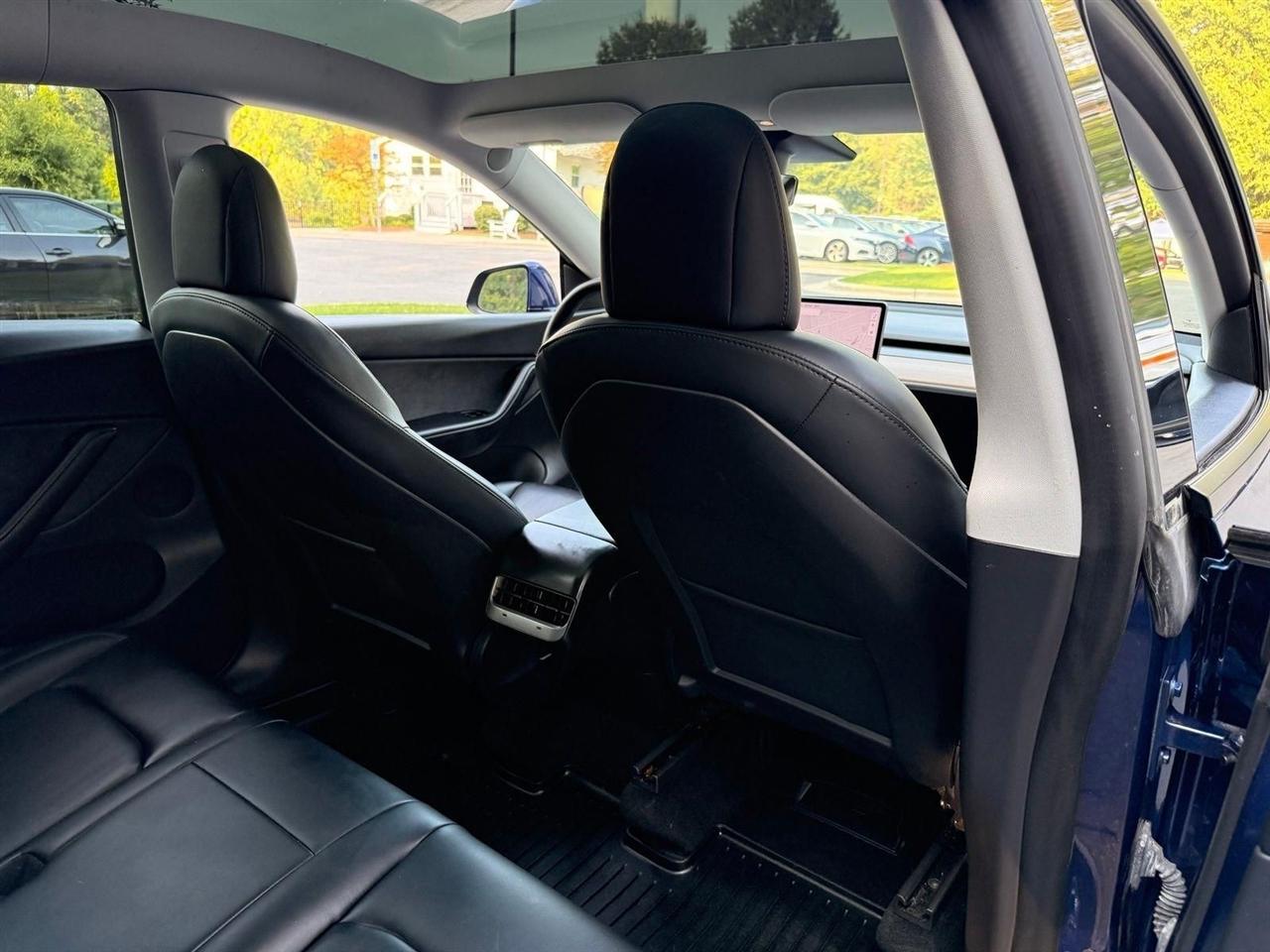 Tesla Model Y  2021