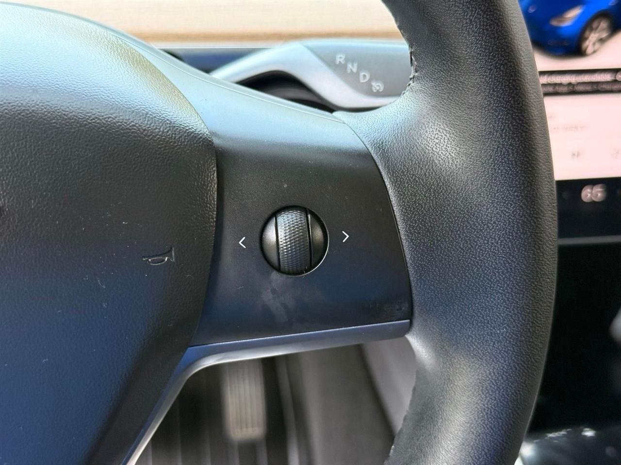Tesla Model Y  2021