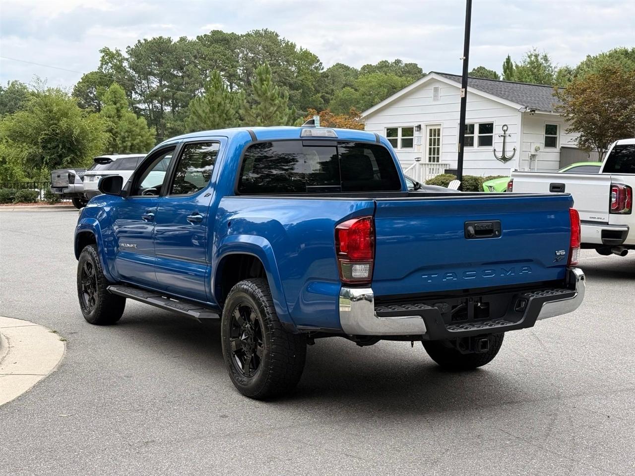 Toyota Tacoma  2018