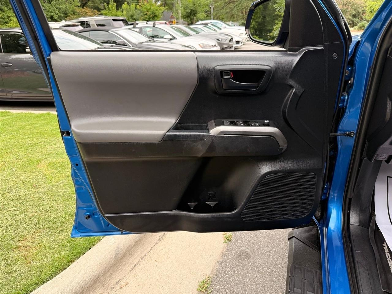 Toyota Tacoma  2018
