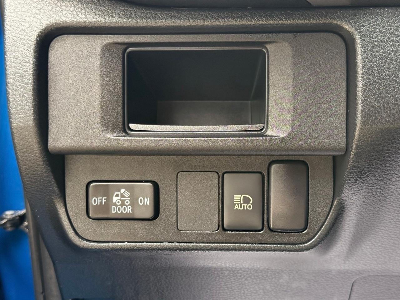 Toyota Tacoma  2018