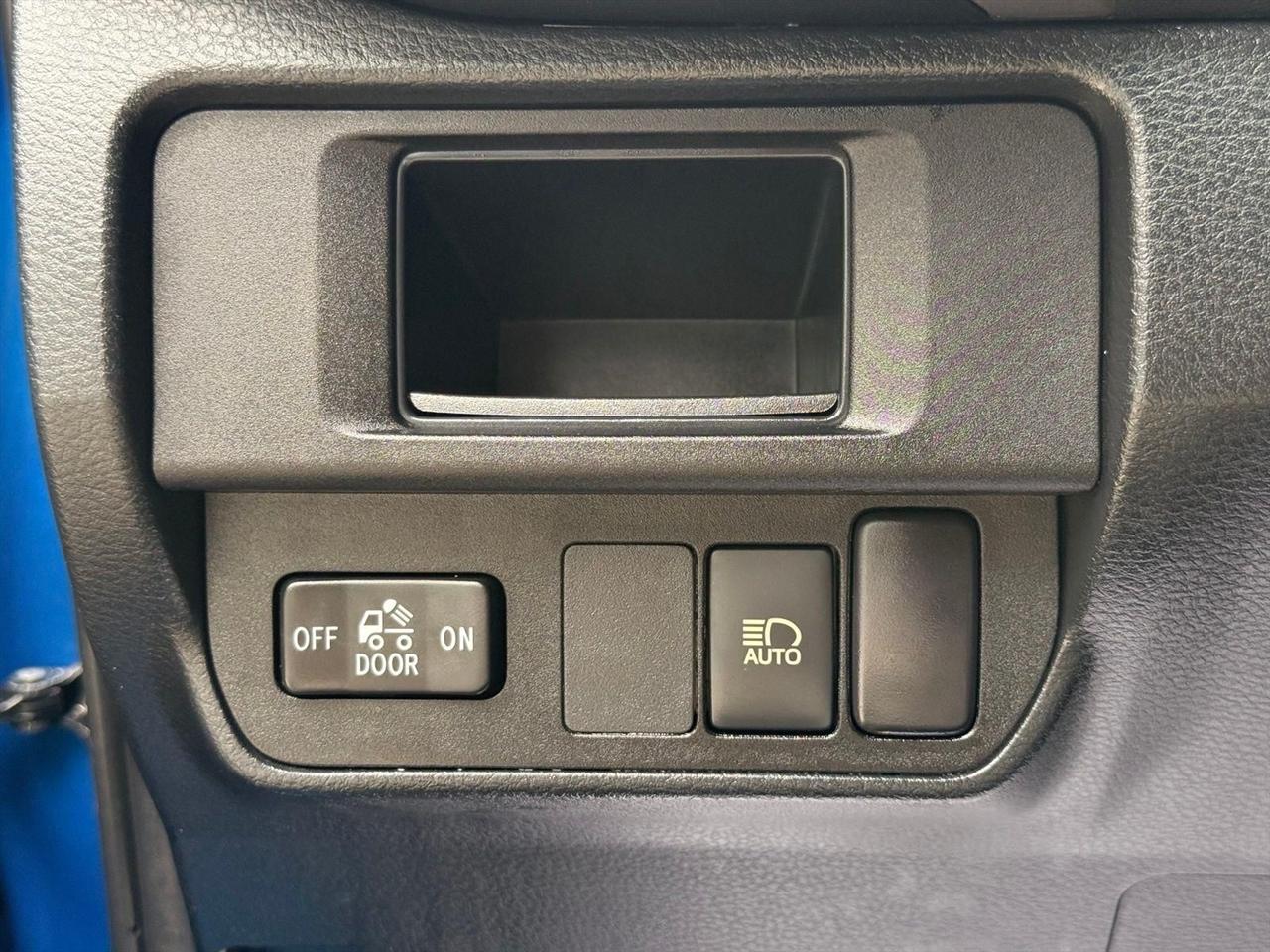 Toyota Tacoma  2018