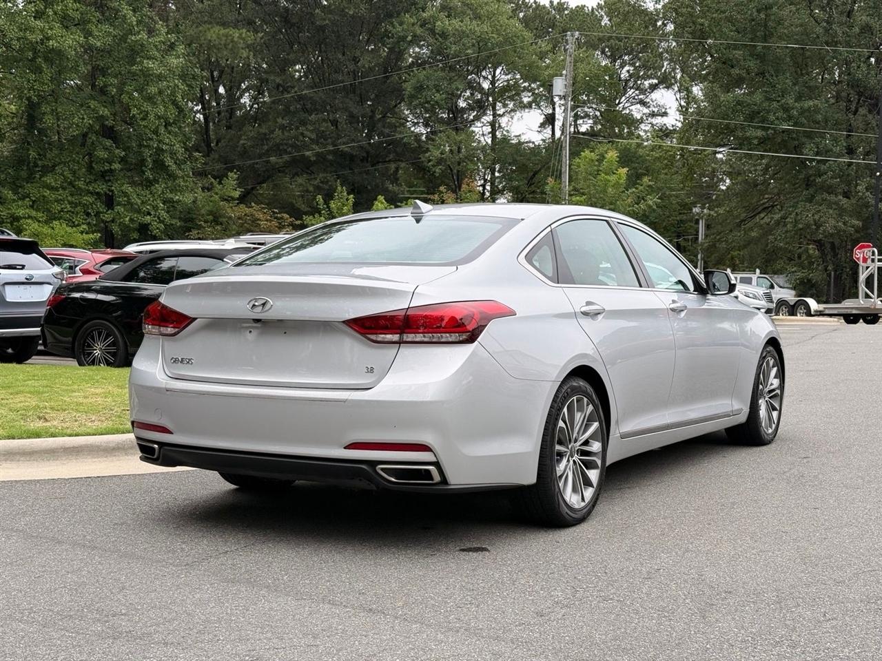 Hyundai Genesis  2015