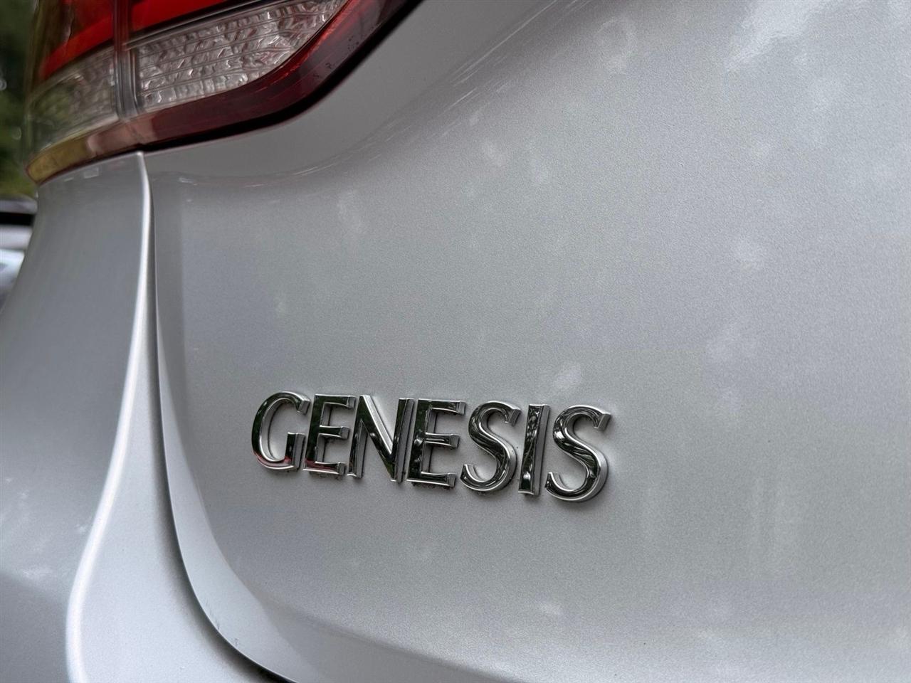 Hyundai Genesis  2015