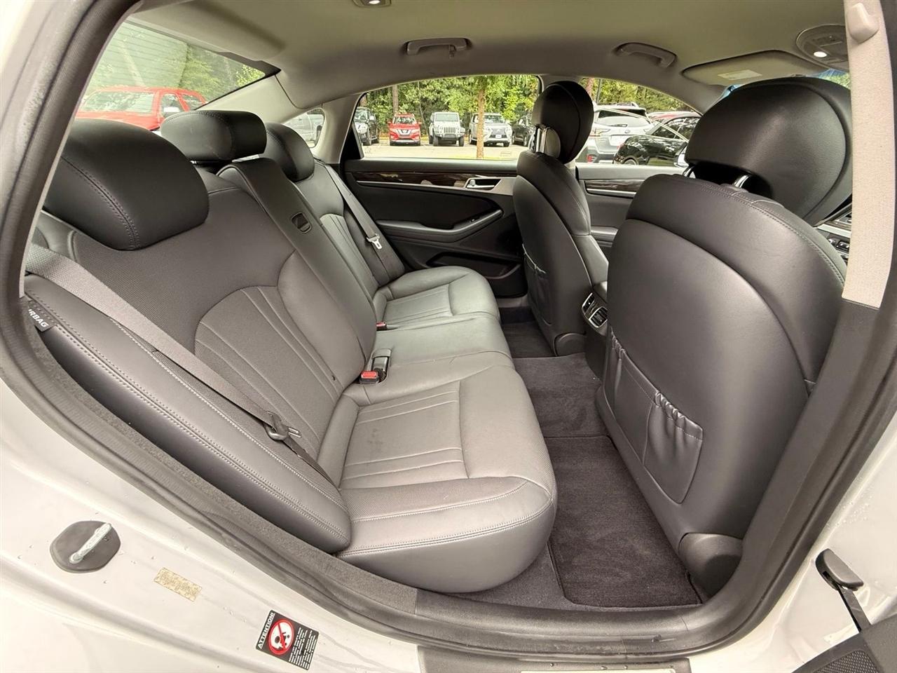 Hyundai Genesis  2015