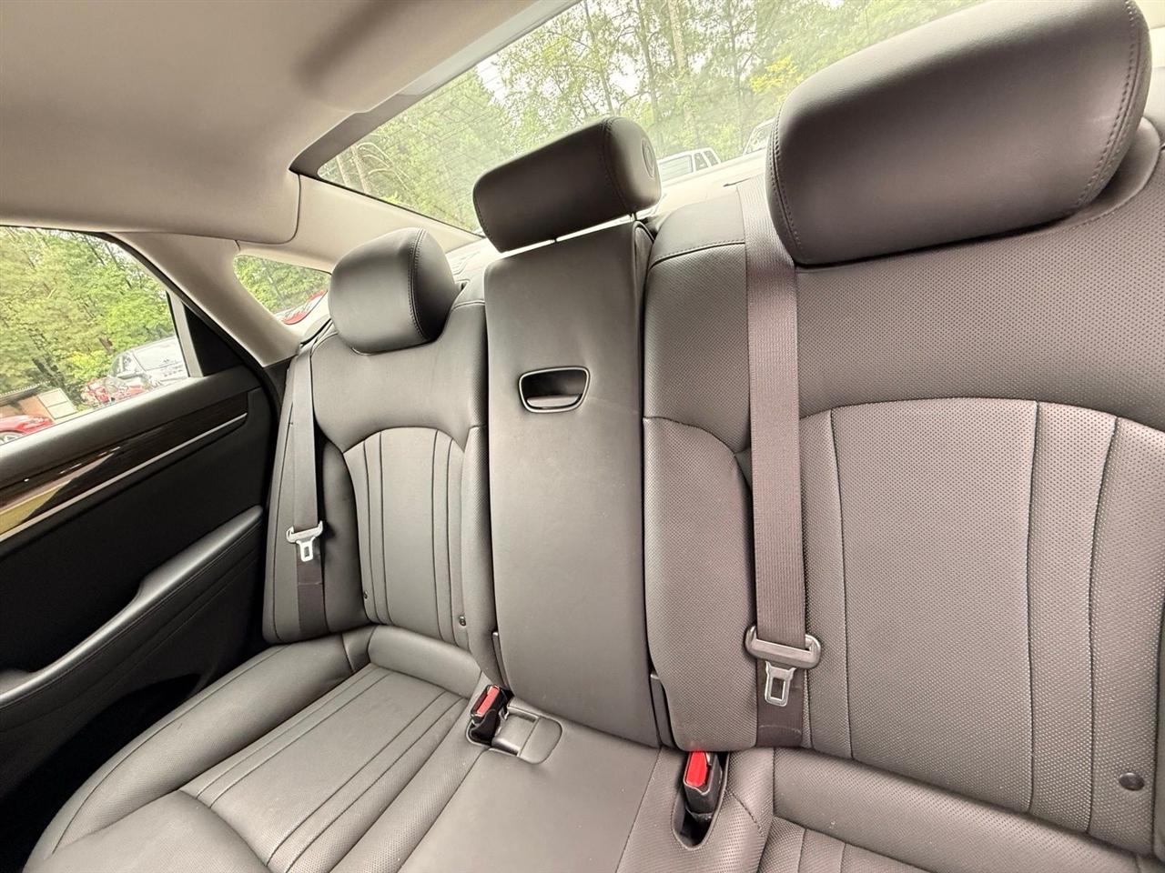 Hyundai Genesis  2015