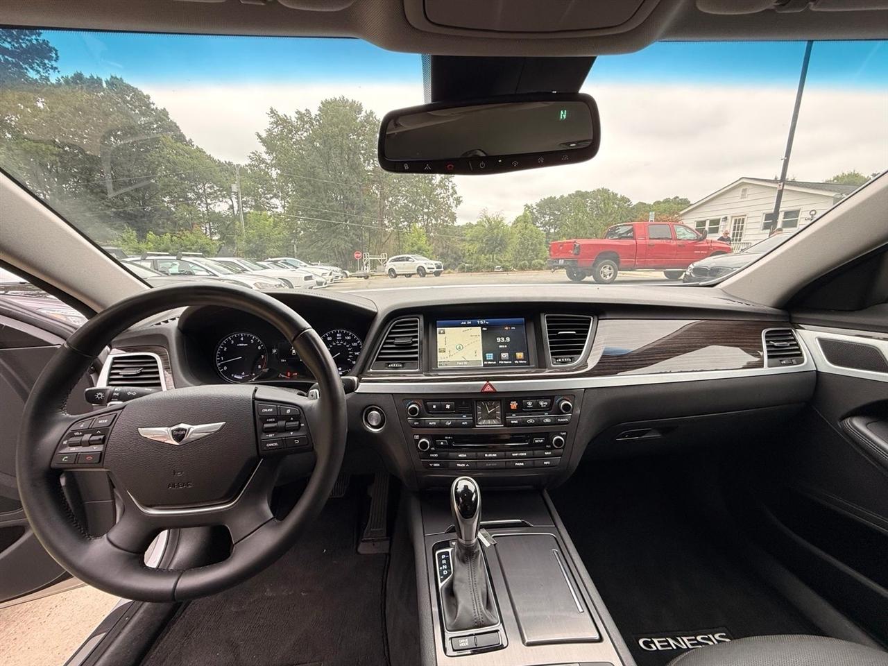 Hyundai Genesis  2015