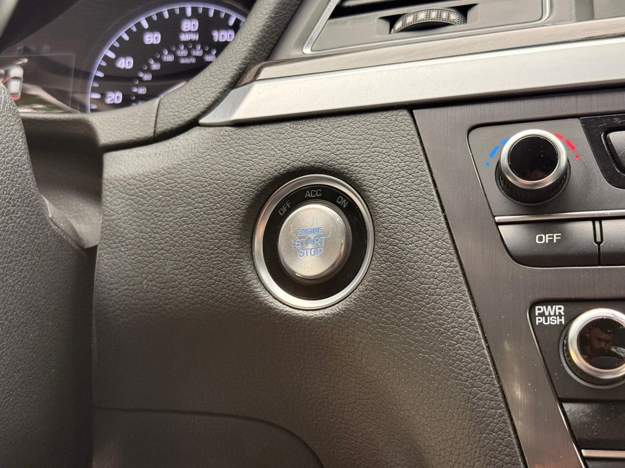 Hyundai Genesis  2015