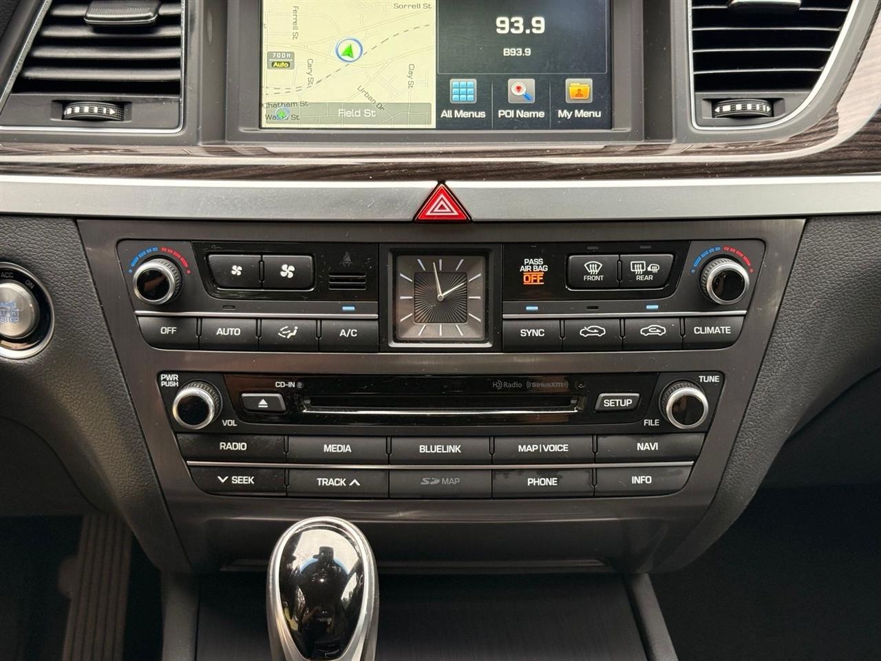 Hyundai Genesis  2015