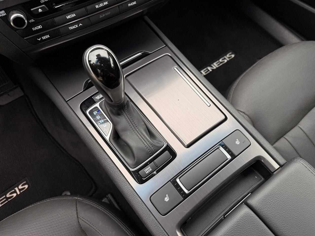 Hyundai Genesis  2015